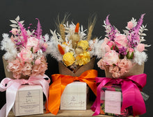 Load image into Gallery viewer, Forever Flowers and Candle Gift Pack
